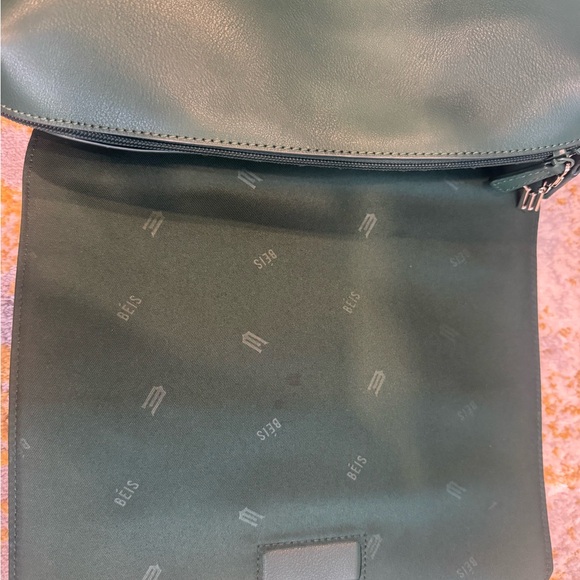 BÉIS Green Backpack - Picture 7 of 8